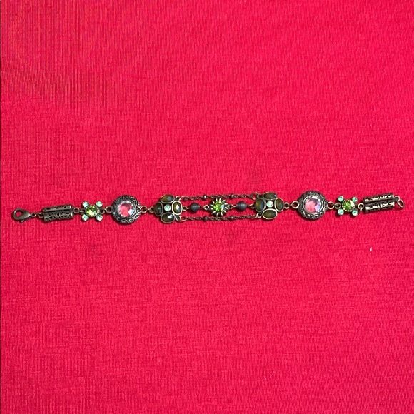 unknown Jewelry - Green  Intricate Bracelet with Vintage Charm